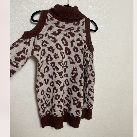 Cold Shoulder Leopard Boho Turtle Neck Mock Off Boho Hipster Winter Hip Blouse - Picture 1 of 6